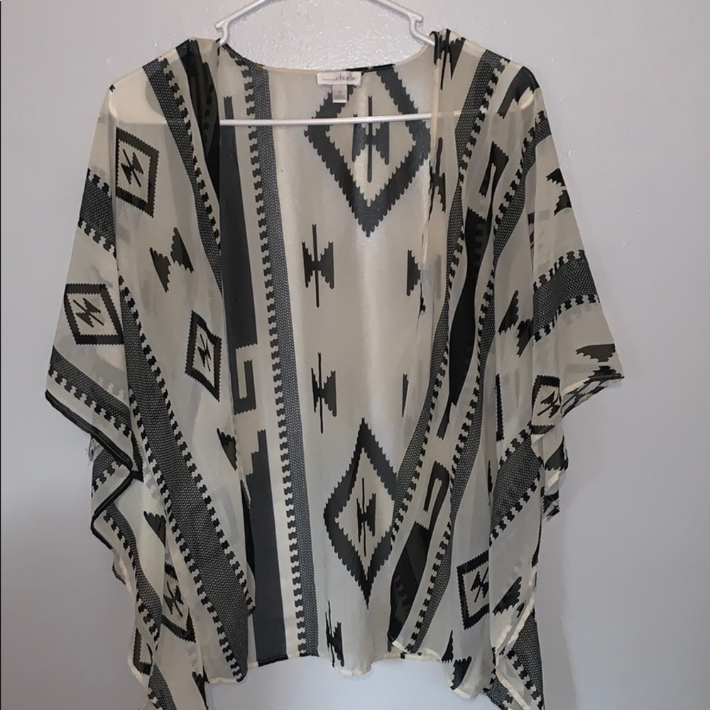 Charming Charlie’s Black and Tan Kimono